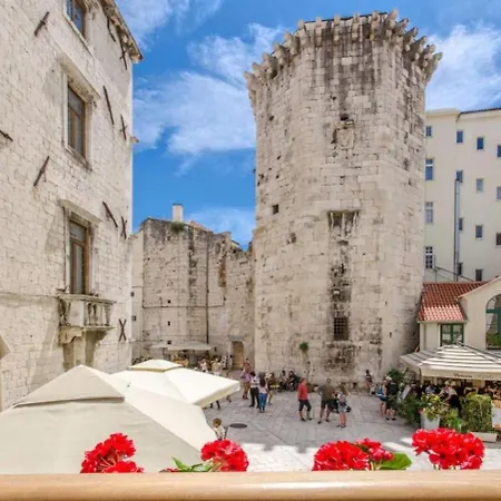 Stone Pearl Heritage Luxury Apartamento Split