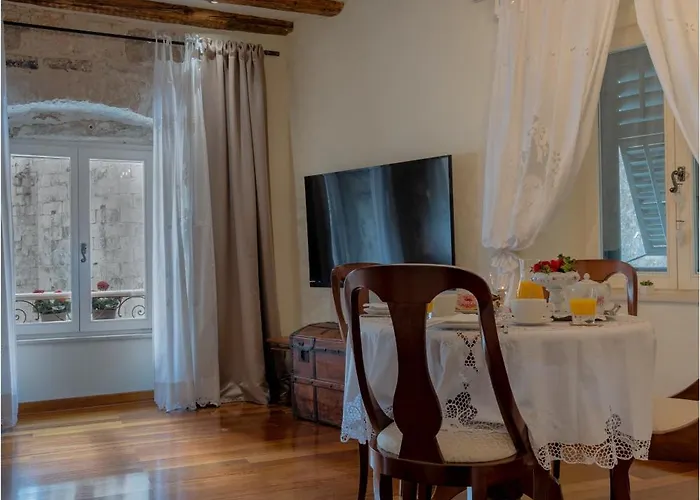 Stone Pearl Heritage Luxury Apartament *